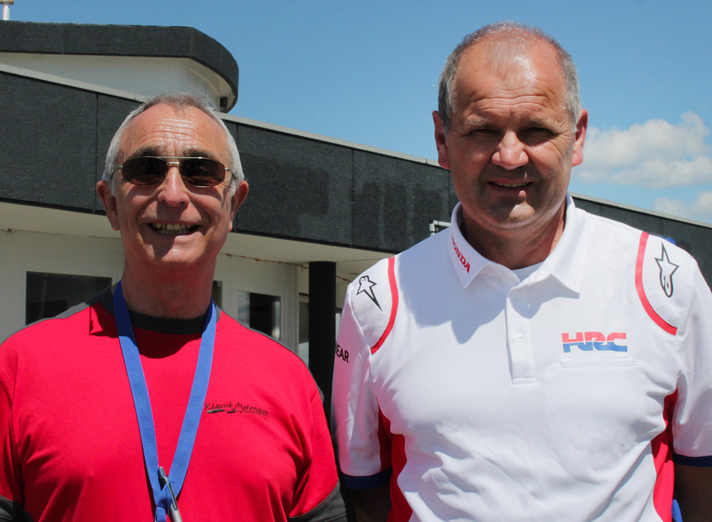 Veranstalter Manfred John links mit Adi Stadler von Honda Foto Michael Sonnick